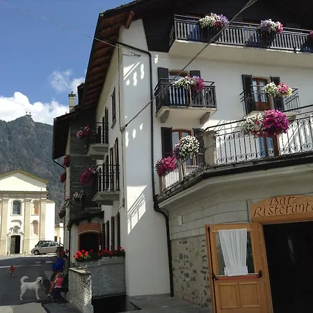 Hotel Roseg 3*