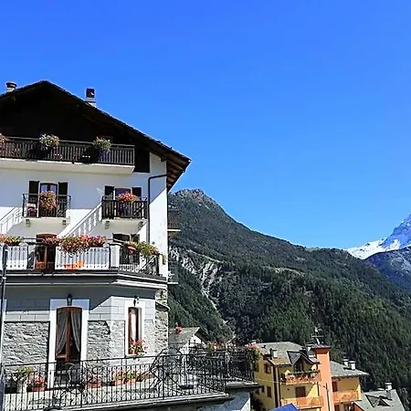 Roseg 3*
